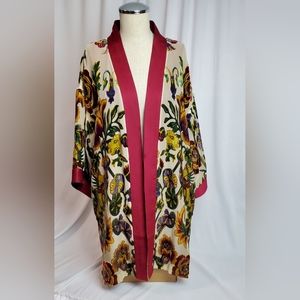 Floral kimono robe with satin lining.  size S/M
